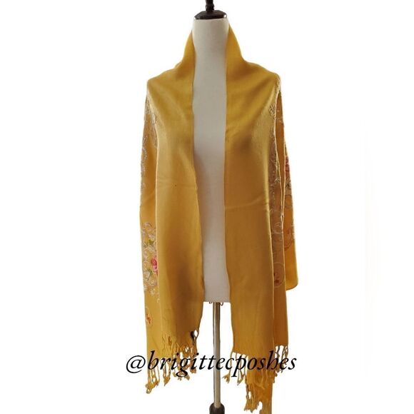 HANDMADE Embroidered Sequined Designed Mustard Shawl - Picture 6 of 12